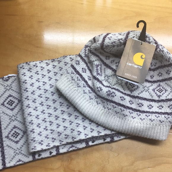 Carhartt Accessories - Carhartt wool hat with matching scarf